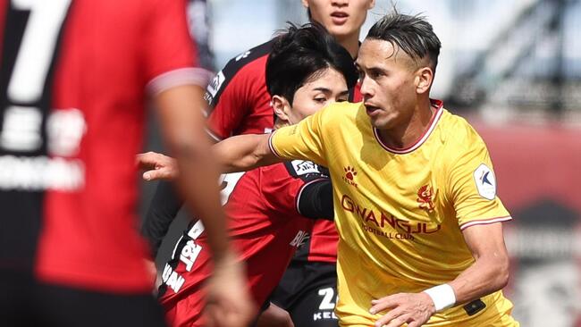 Màn chạm trán nảy lửa giữa Hwaseong FC vs Bucheon FC 1995